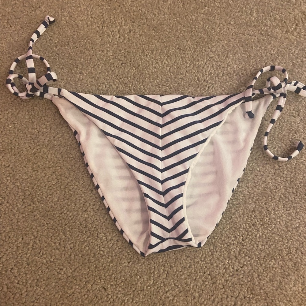 Splendid striped swim bottom